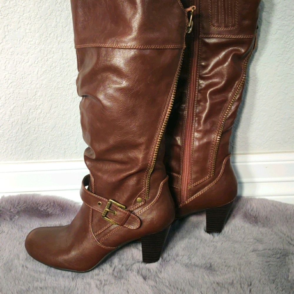 Boots - Picture 5 of 5